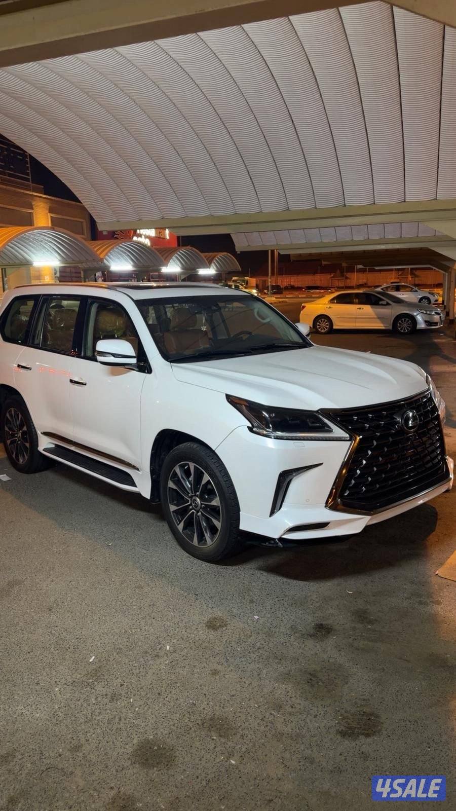 لكزس LX570 الساير 2017 درجه اولى عداد 207 الف0