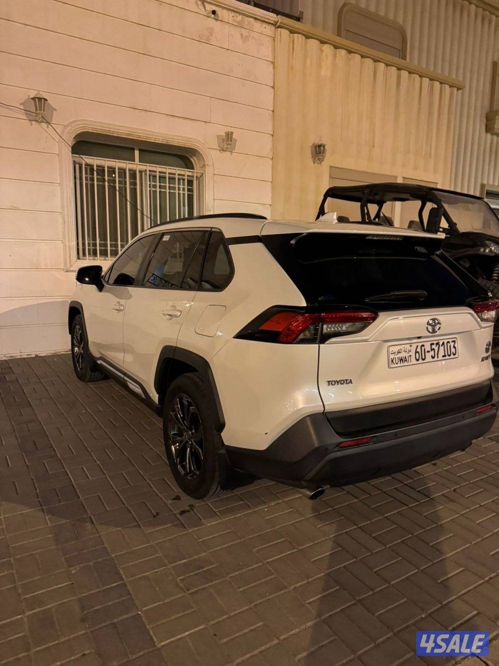 راف فور وارد الساير 2022 بحاله الوكاله عداد 66 الف2