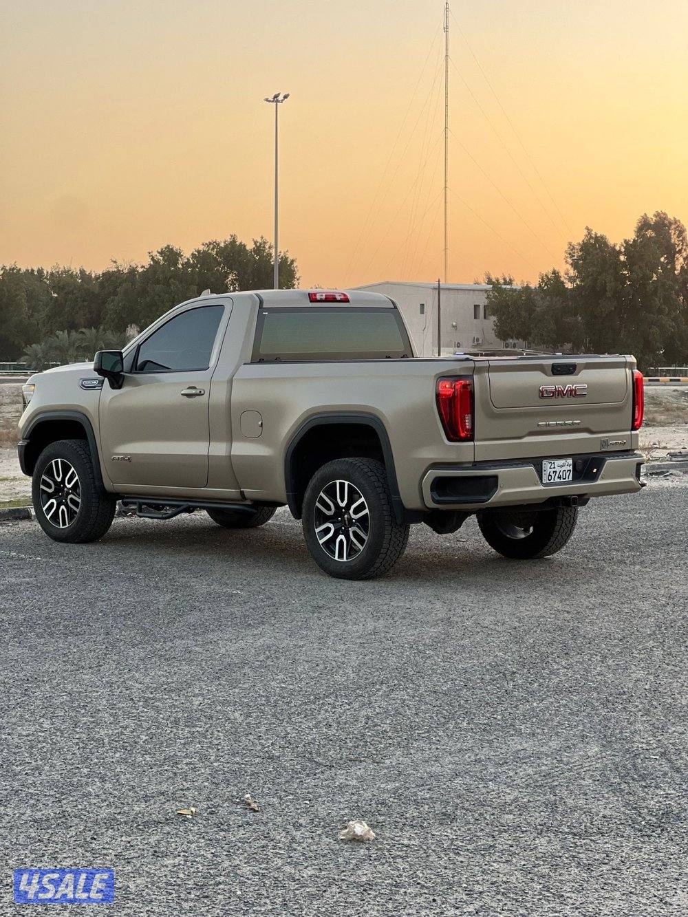 للبيع سييرا AT4( دبل قير ) موديل 2022 ماشي 68 الف0