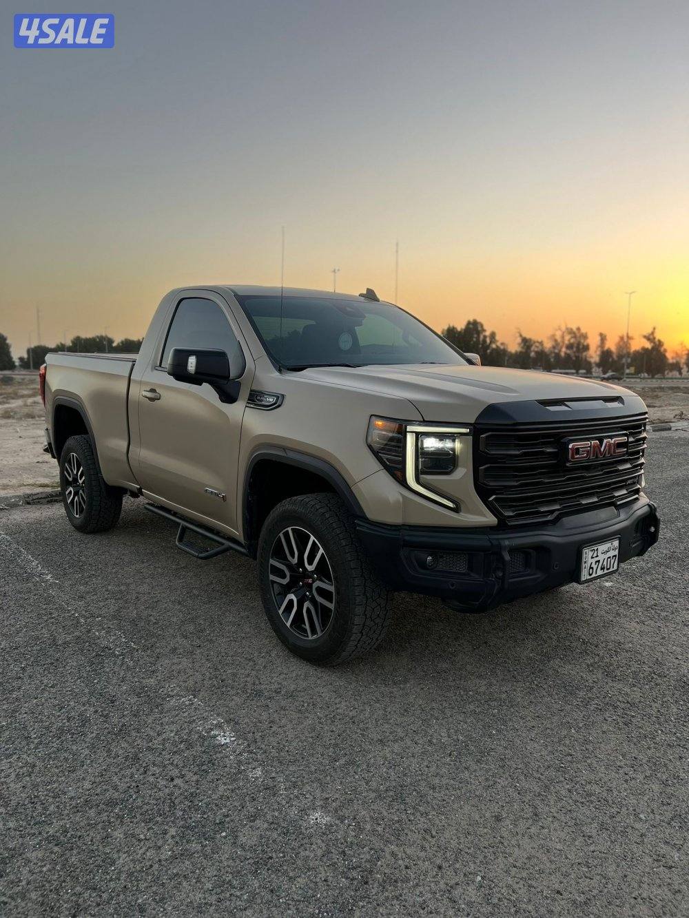 للبيع سييرا AT4( دبل قير ) موديل 2022 ماشي 68 الف3