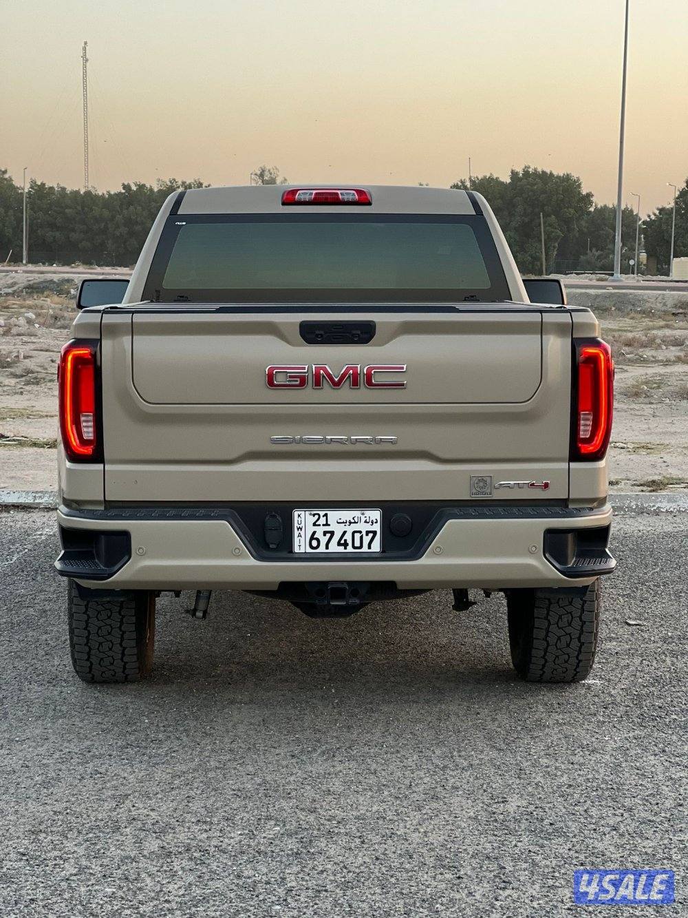 للبيع سييرا AT4( دبل قير ) موديل 2022 ماشي 68 الف4