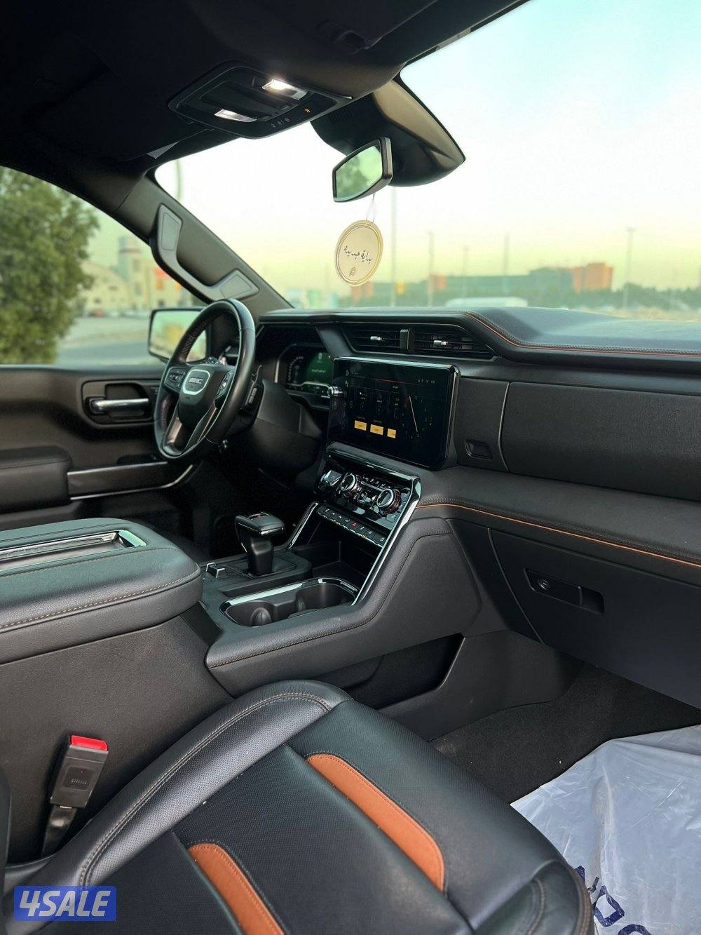 للبيع سييرا AT4( دبل قير ) موديل 2022 ماشي 68 الف6