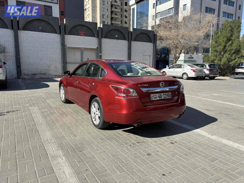 للبيع نيسان التيما موديل 2016 بحاله ممتازه استعمال راقي نظيفه جدا عداد8