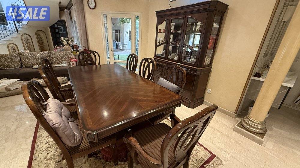 طاولت طعام + ٨ كراسي + بوفيه .. كما في الصور المرفقة مع الاعلان1