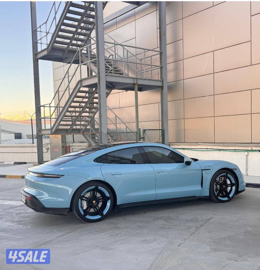 للبيع بورش تايكان  4S موديل 2023 بهبهاني تحت الكفالة صبغ الوكالة4