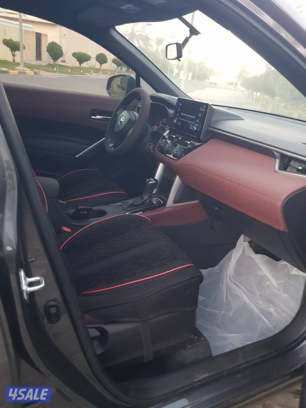 للبيع تويوتا كورولا كروس موديل 2024 عداد شبه اصفار صبغ وكالة5