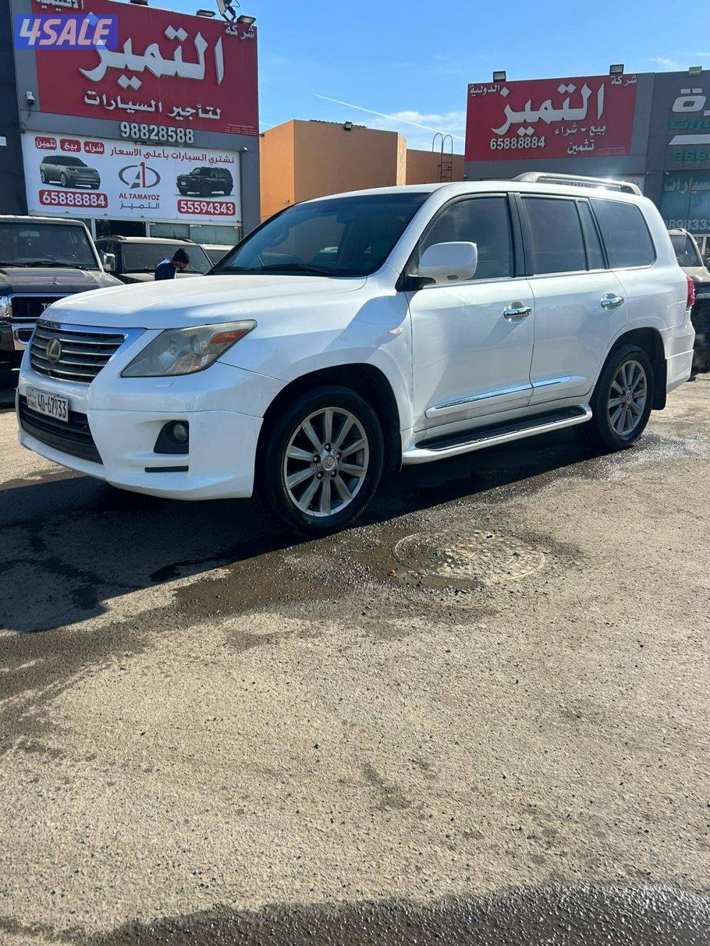 لكزس LX570 درجة اولى موديل 2011 ماشى 319.000 k.m0