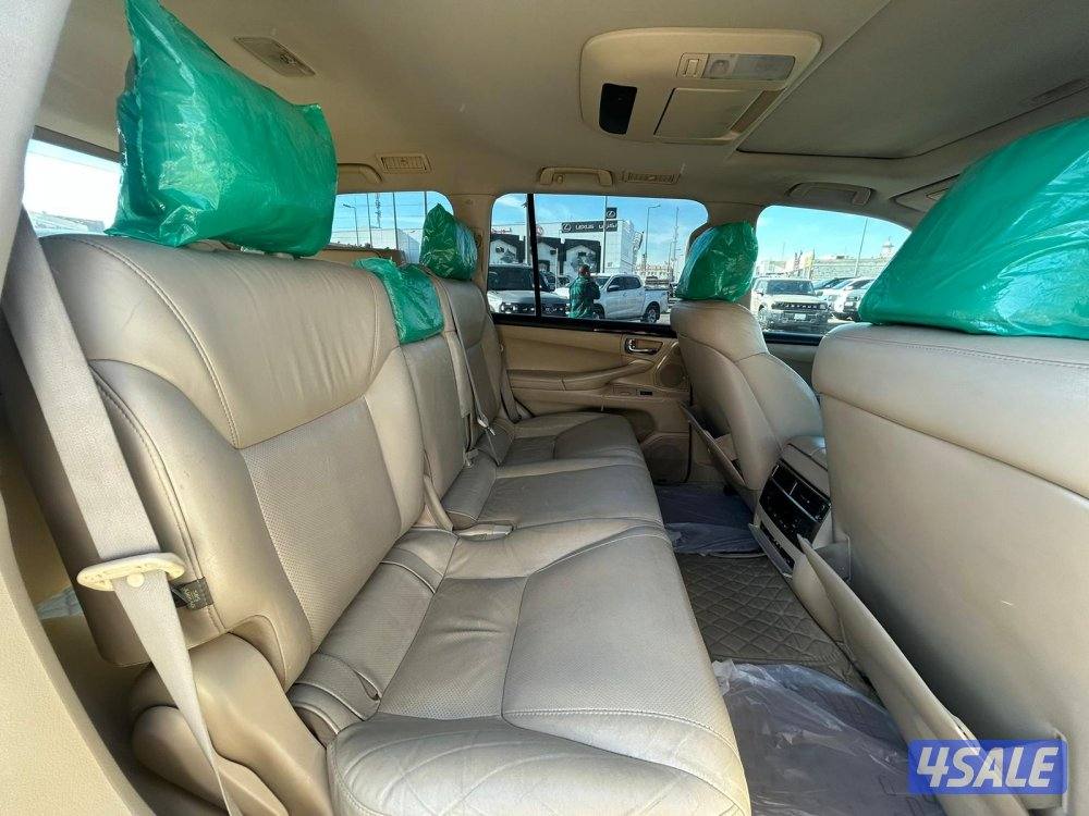 لكزس LX570 درجة اولى موديل 2011 ماشى 319.000 k.m4