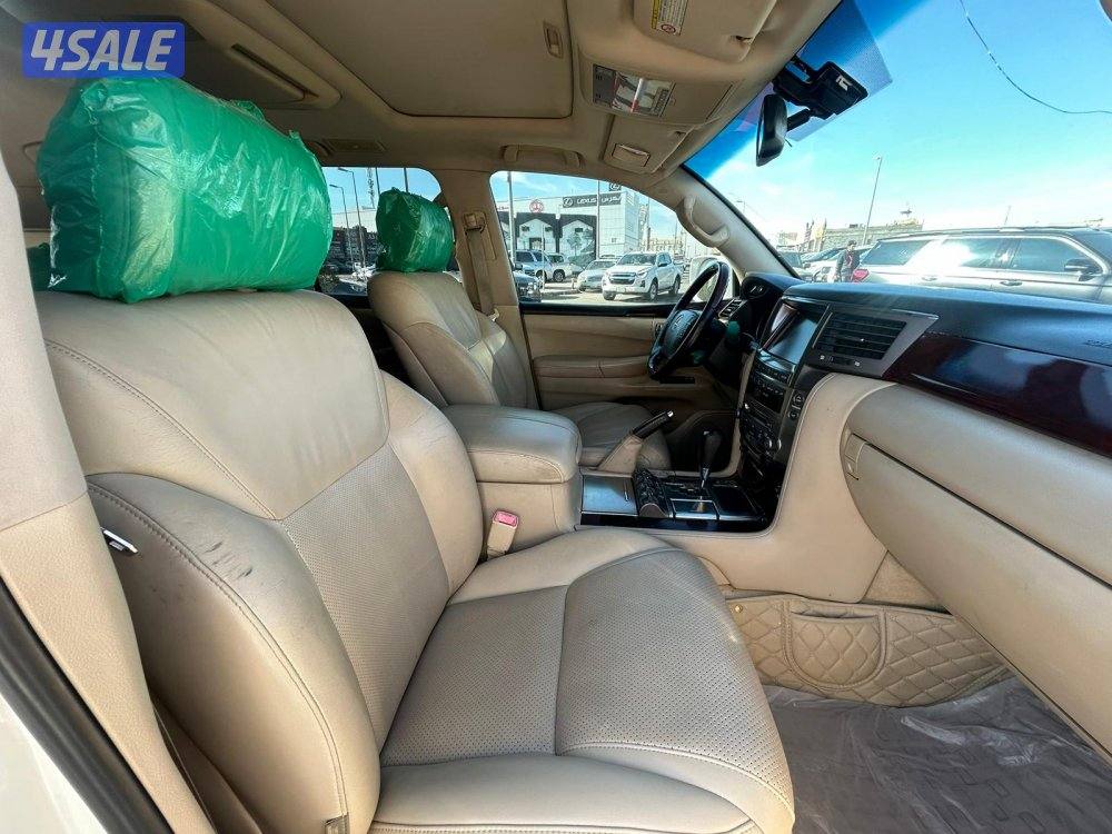 لكزس LX570 درجة اولى موديل 2011 ماشى 319.000 k.m5