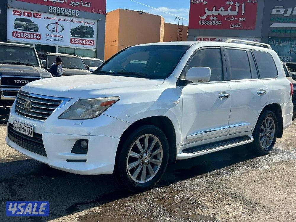 لكزس LX570 درجة اولى موديل 2011 ماشى 319.000 k.m8