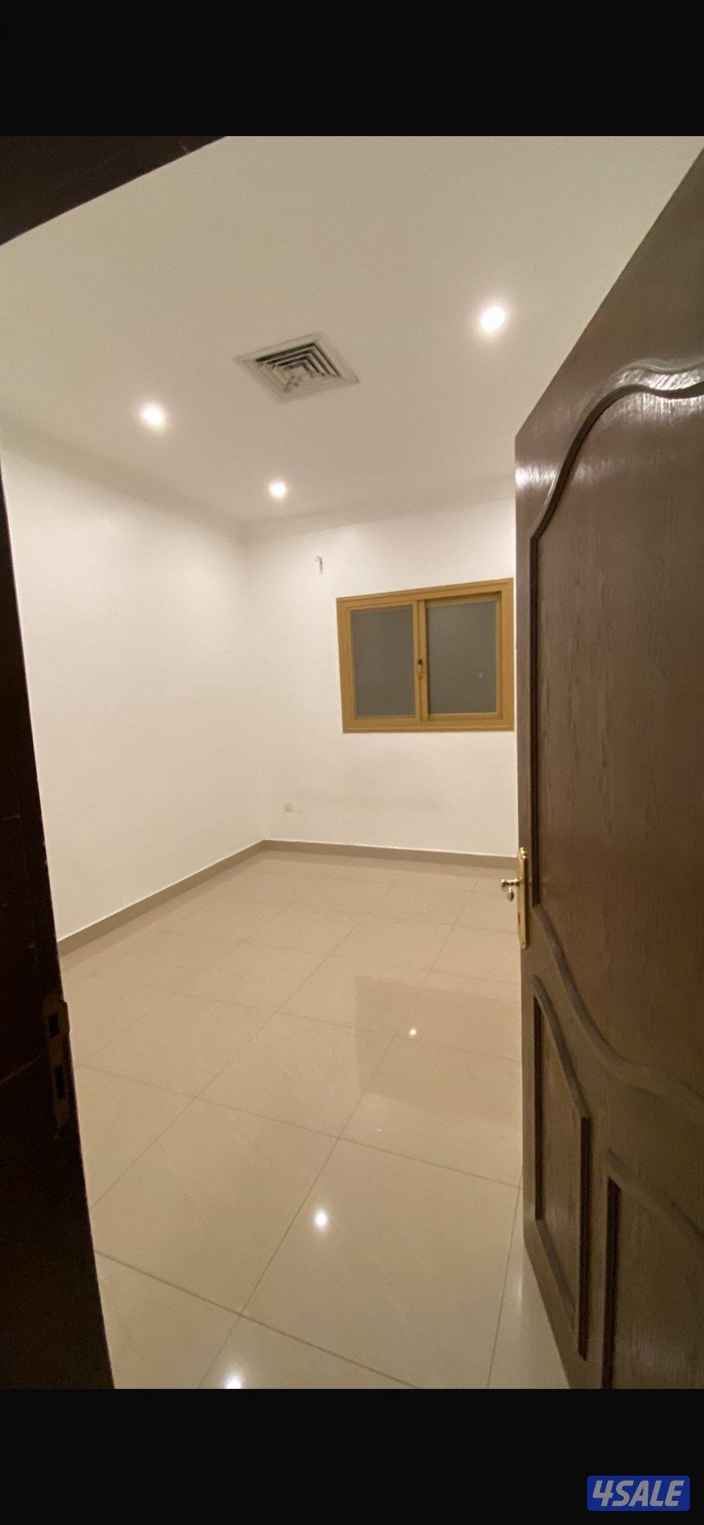 الرابيه / للأجار شقه صغيره للمعاريس3غرف وحامين3