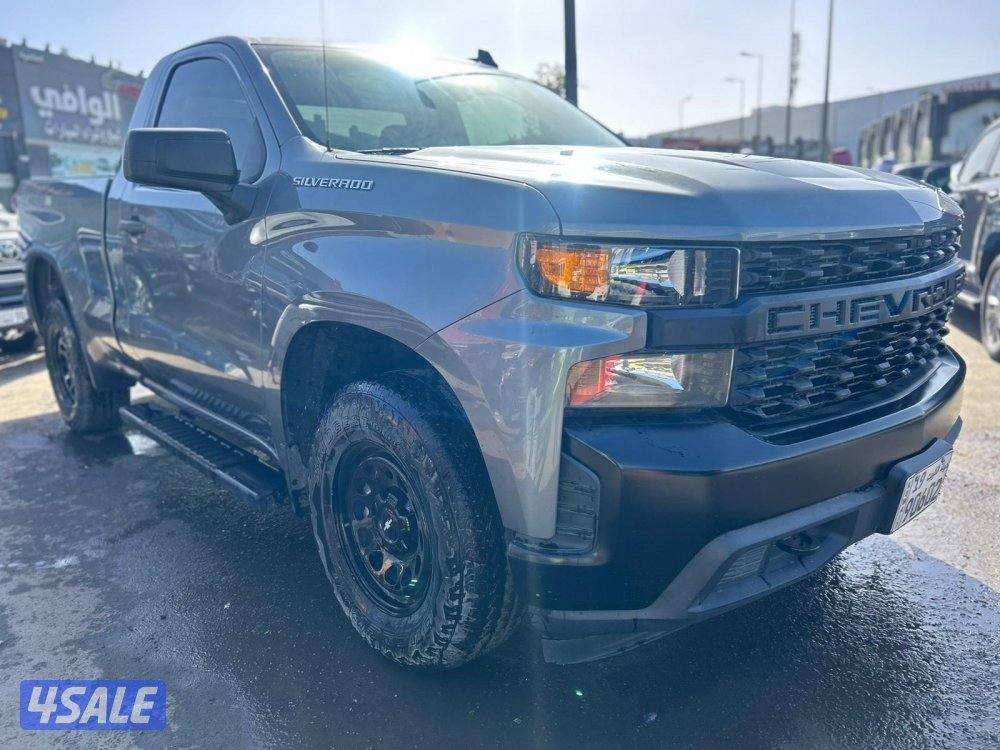 شيفرولية سلفرادو 1500 موديل 2021 ماشى 69.000 k.m  وارد الغانم .1