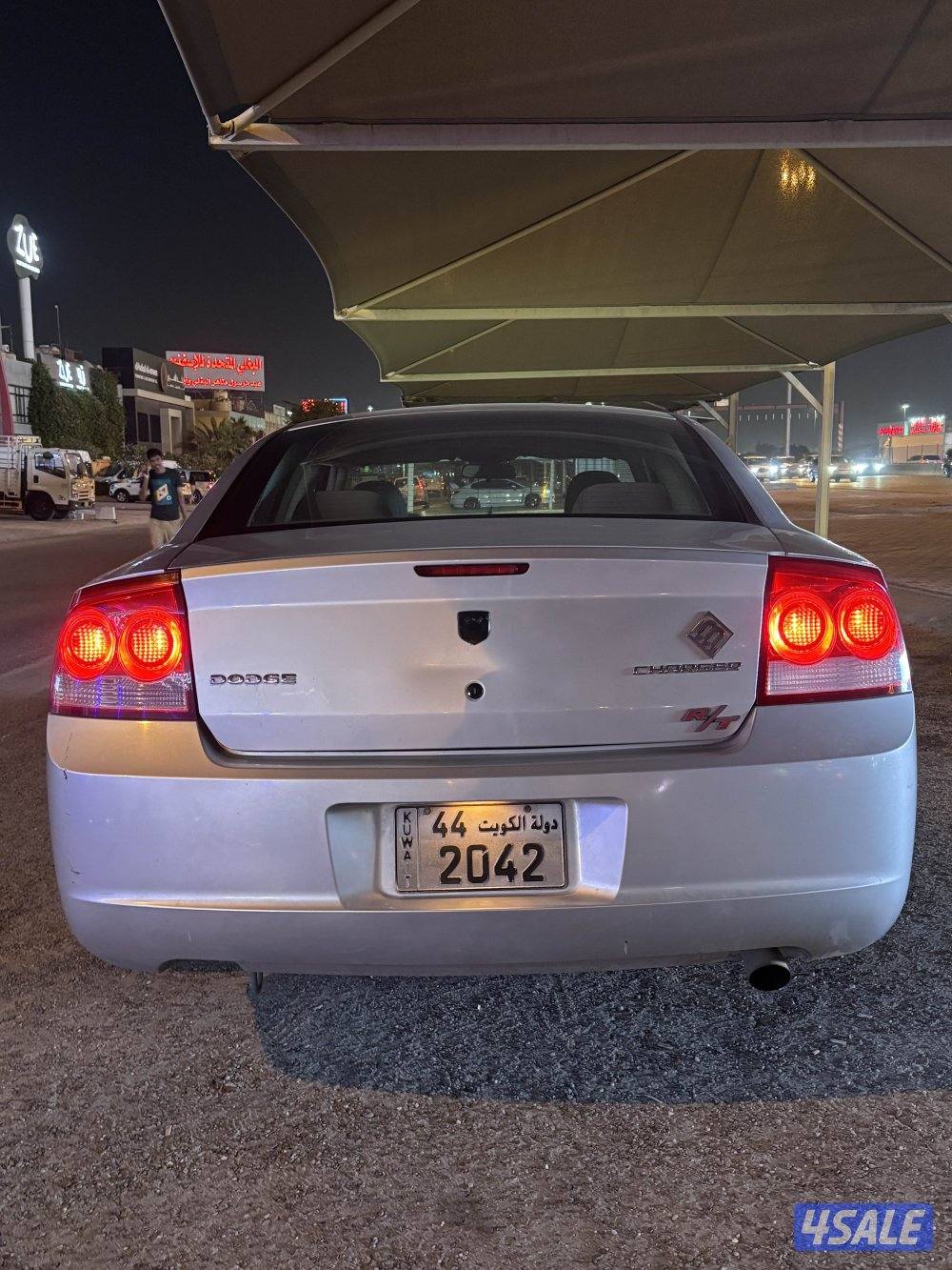 دودج شارجر نظيف للبيع 20092