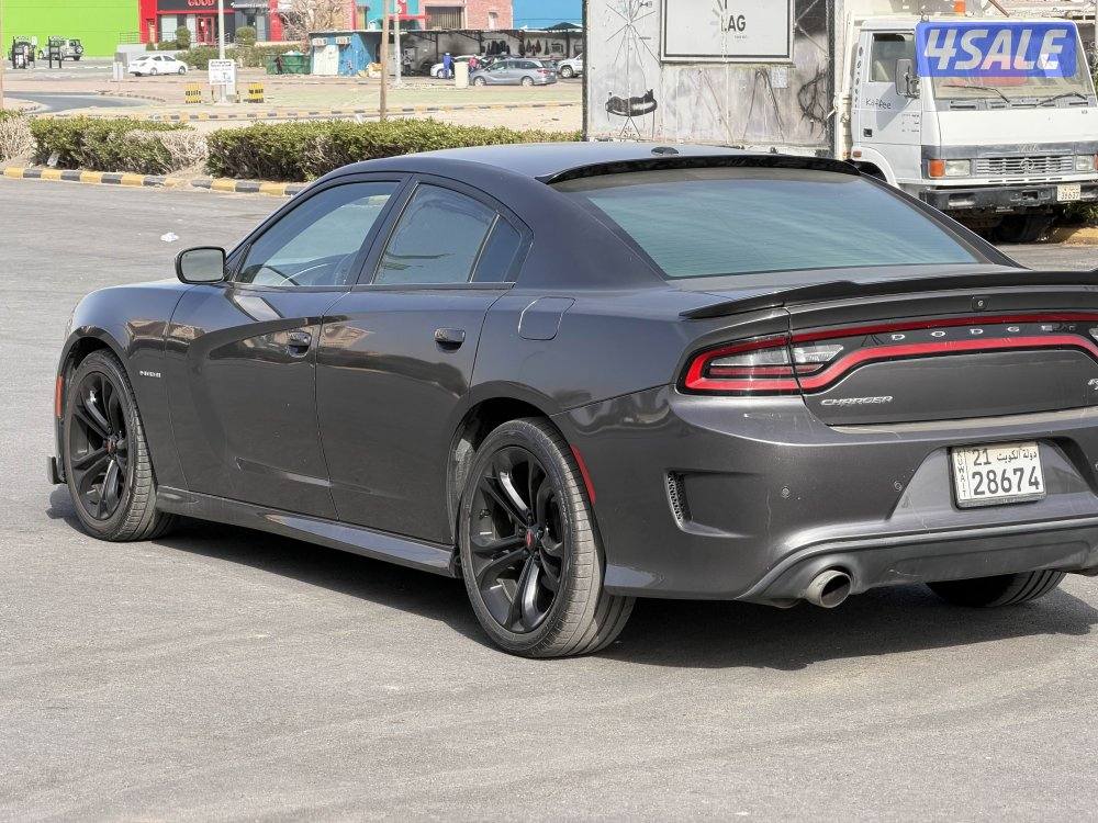 للبيعR/T شارجر 8سلندر موديل 20212