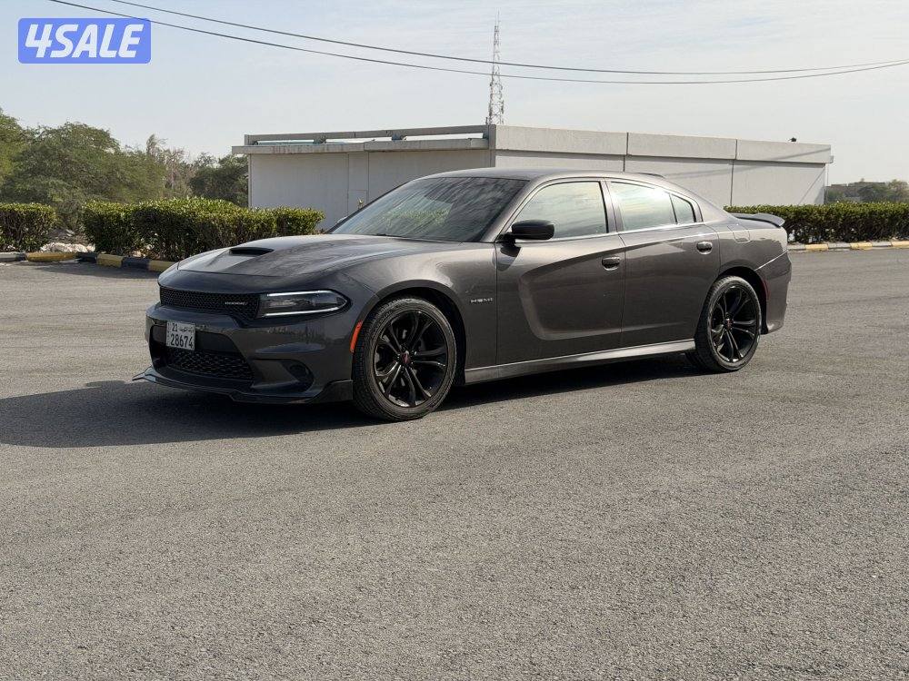 للبيعR/T شارجر 8سلندر موديل 20215