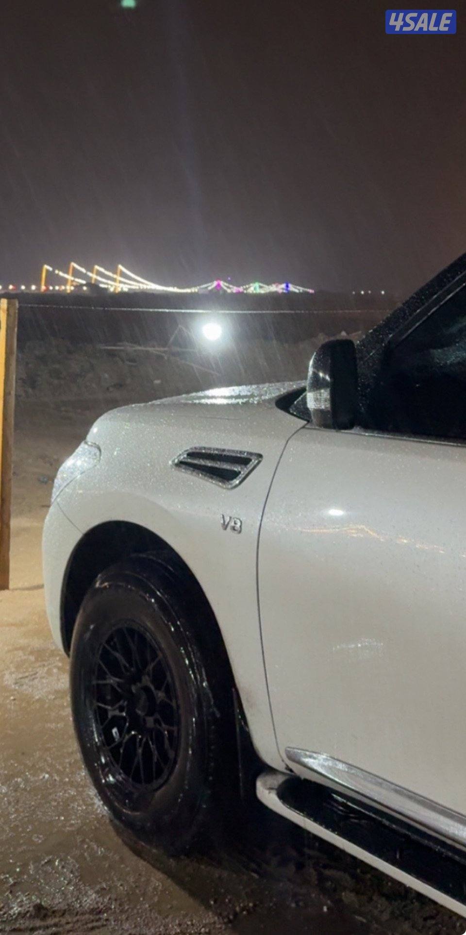 للبيع رنقات تيتانوم اسود راكبين على باترول و4 شواهين 9000