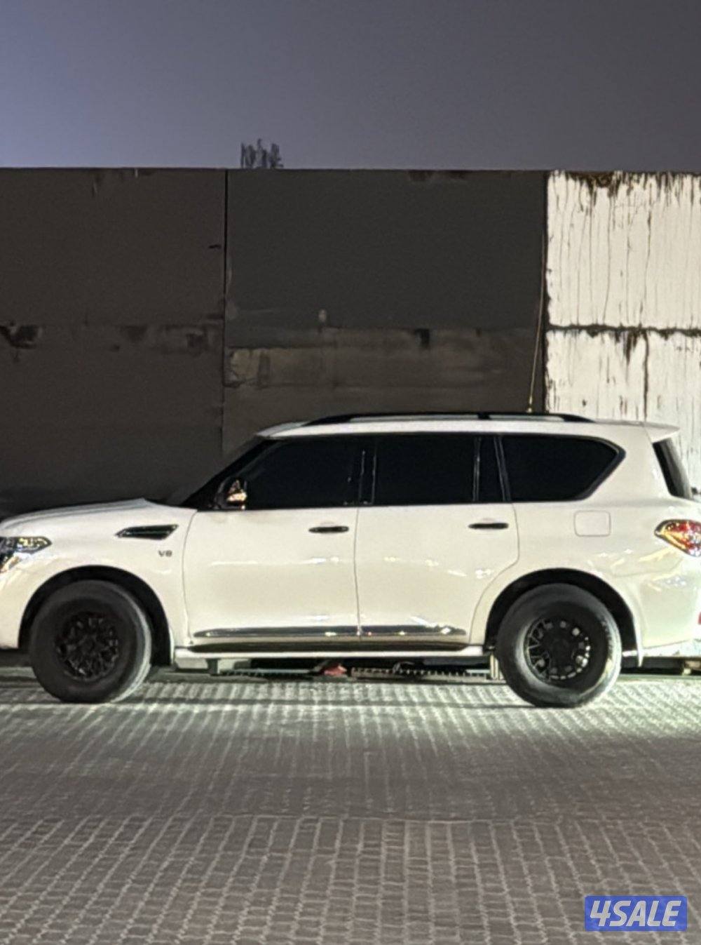 للبيع رنقات تيتانوم اسود راكبين على باترول و4 شواهين 9003