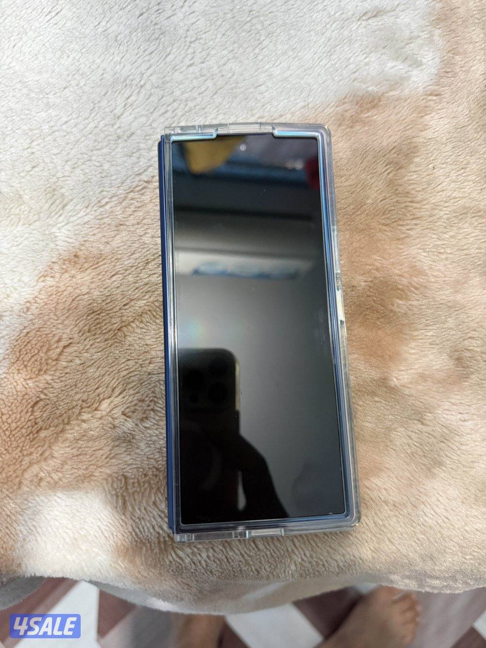 Samsung fold 6 -12gb ram 256 gb memory like as new only 6 month use7