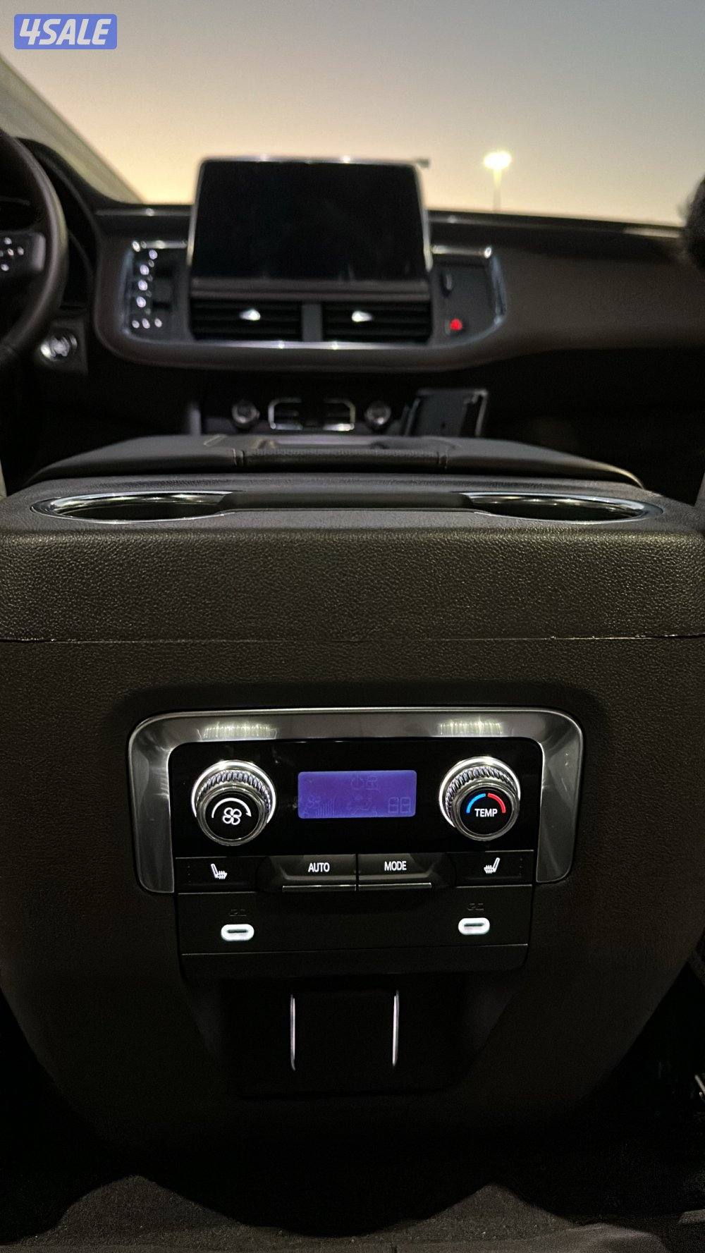 يوكنSLT اعلى فئه موديل 2024 عداد 7 الاف وارد بهبهاني9