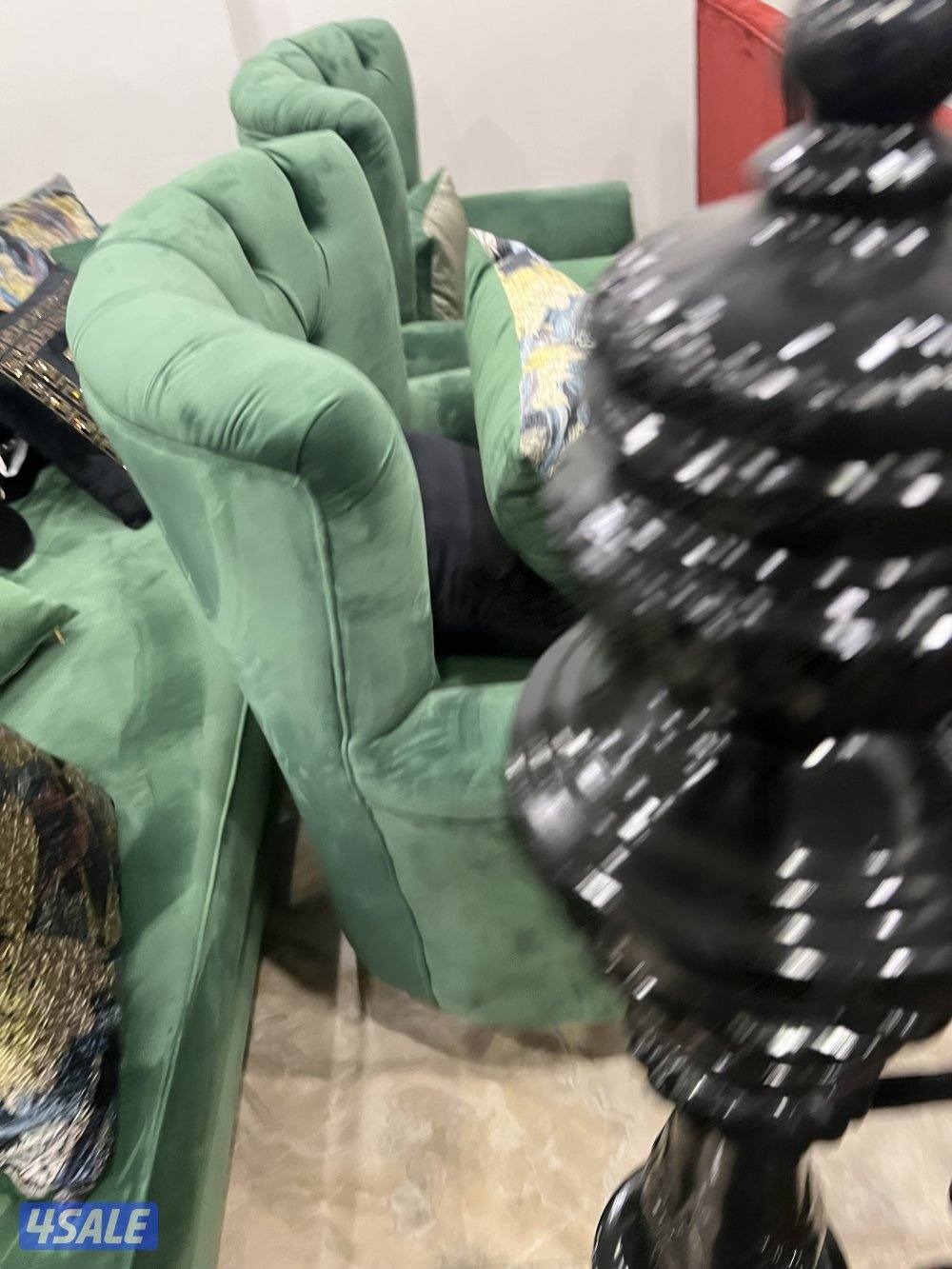 اثاث جلوس طقم واحد 100 طقم ونصف 2001