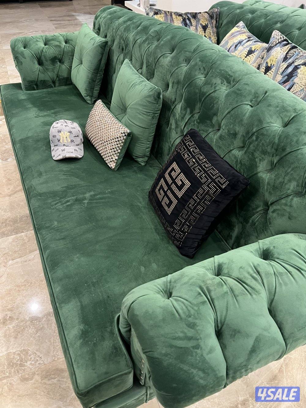 اثاث جلوس طقم واحد 100 طقم ونصف 2004