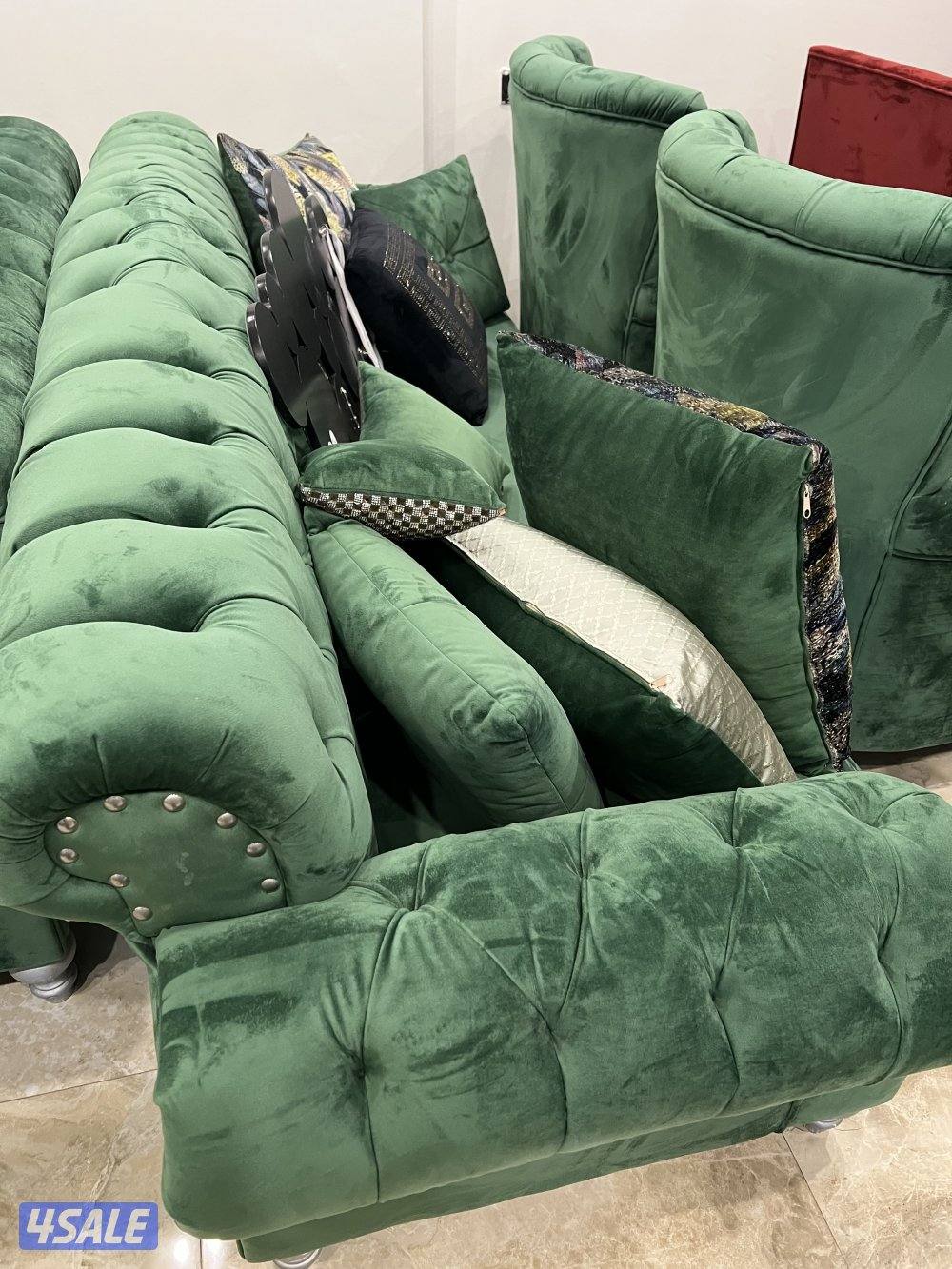 اثاث جلوس طقم واحد 100 طقم ونصف 2005