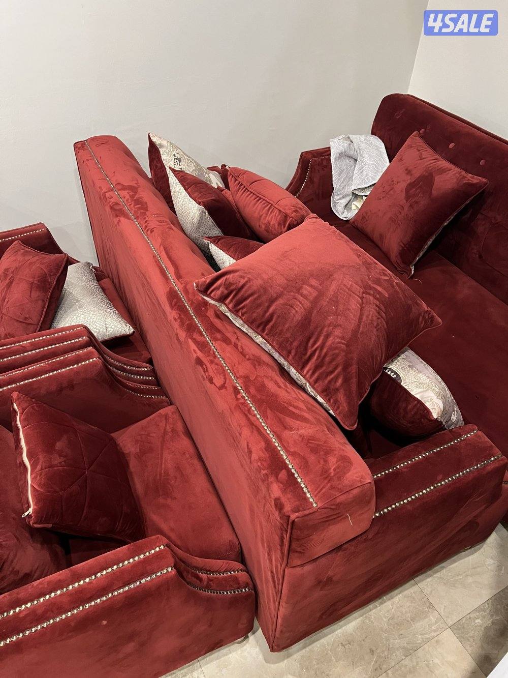 اثاث جلوس طقم واحد 100 طقم ونصف 2007