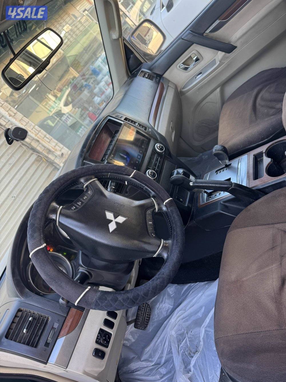 باجيرو موديل ٢٠٠٩تواير نضيفه جدا6