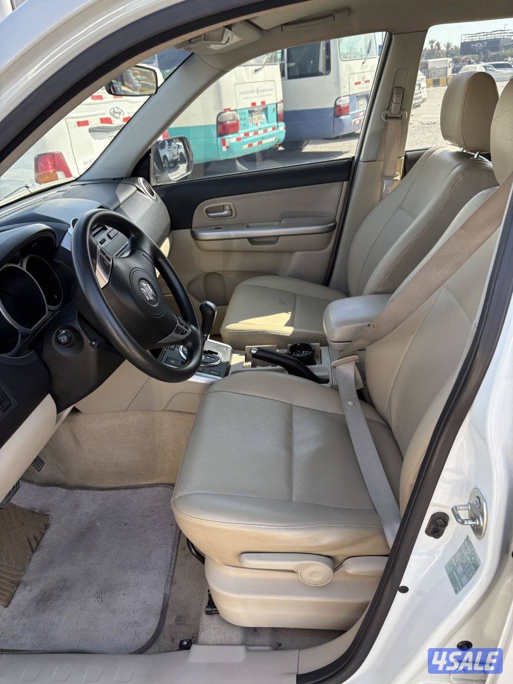 للبيع جيب سوزوكي فيتارا موديل 2018 ماشي تقريبا 80 الف فور ويل 4+41