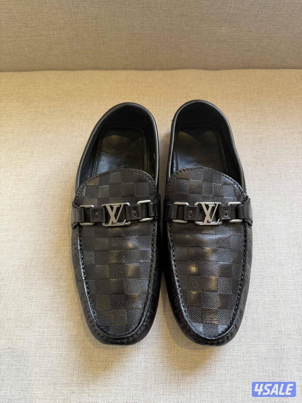 حذاء lv اصلي مشتراه 350 مقاس 42 للبيع 50 نهائي2