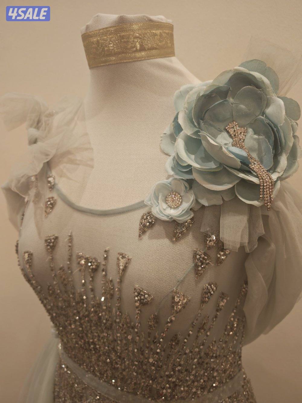 فستان عرس راقي مصنوع من التور ومشكوك بالأحجار والترتر1