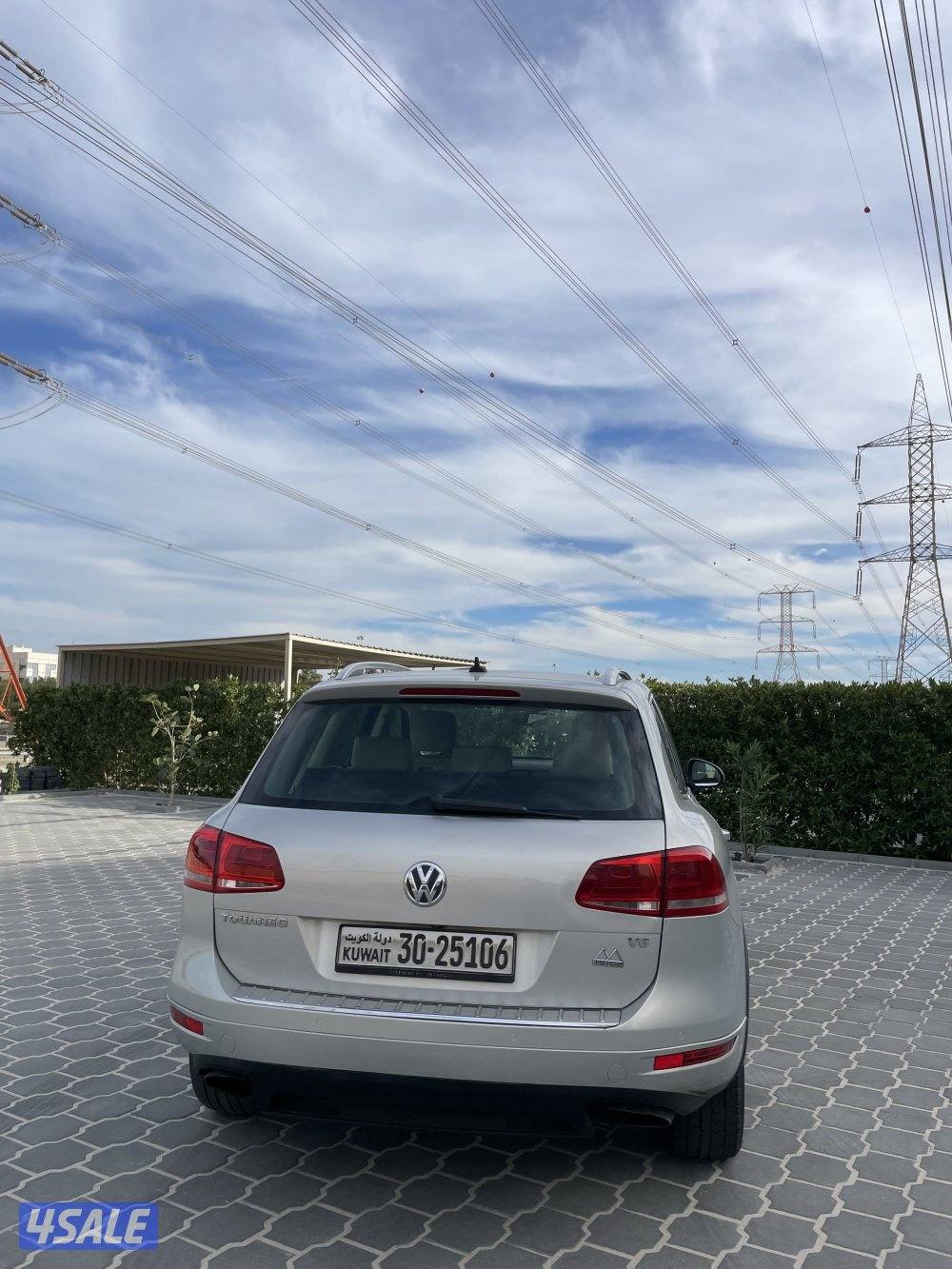 طوارق ٢٠١٤ سلفر ماشي ٢٢٦ حاله جيده صبغ قطعه واحده في الخلف وخدوش بسيطه1