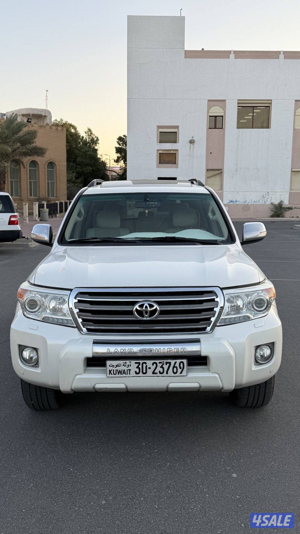 للبيع لاند كروز  ( 2013 )  G.X.R1