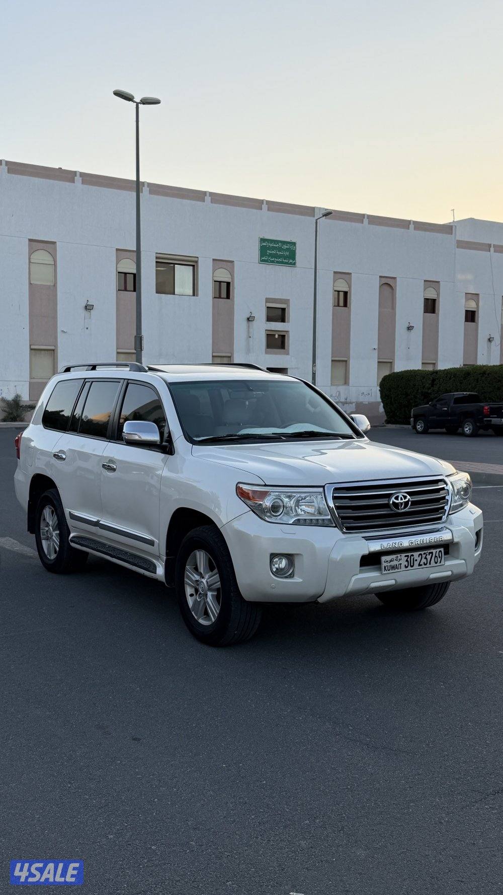 للبيع لاند كروز  ( 2013 )  G.X.R2