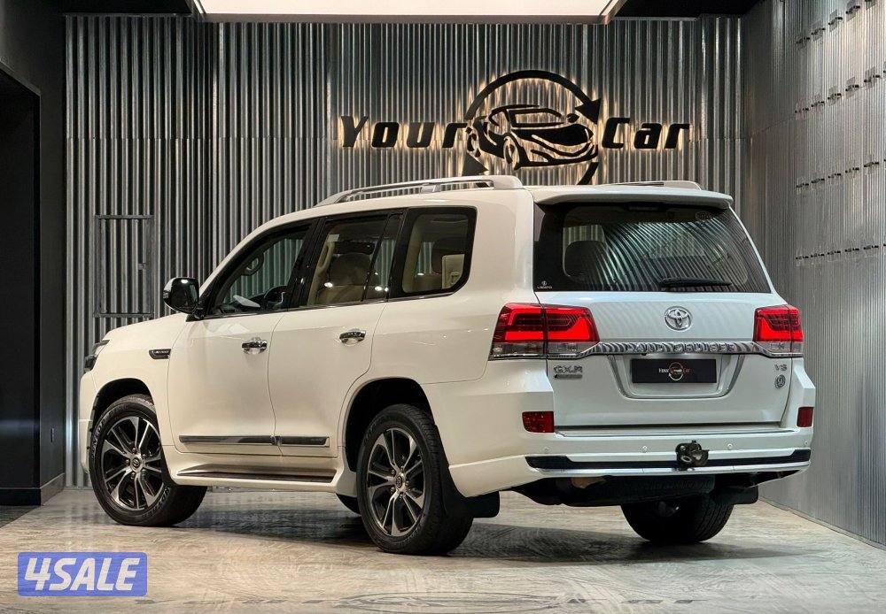 Land cruiser grand touring1