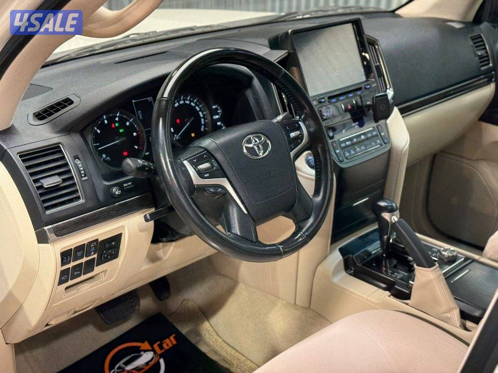 Land cruiser grand touring4