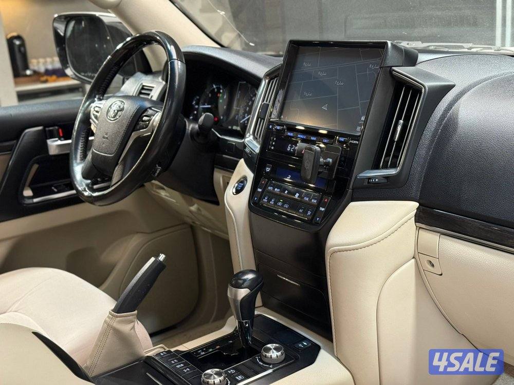 Land cruiser grand touring7