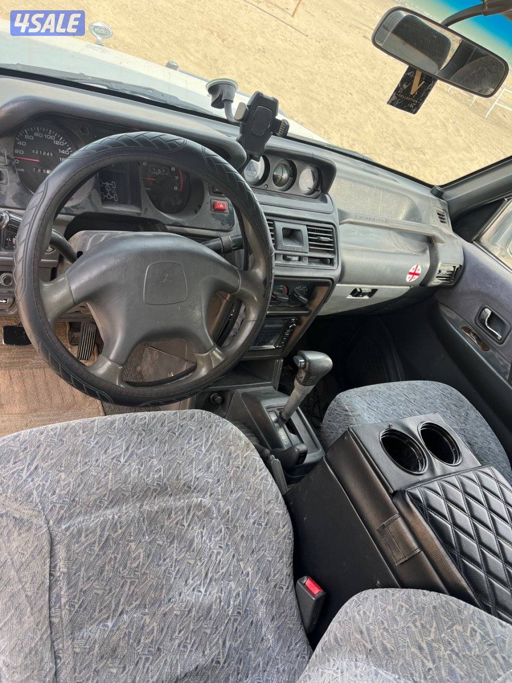 للبيع باجيرو موديل ٩٩3