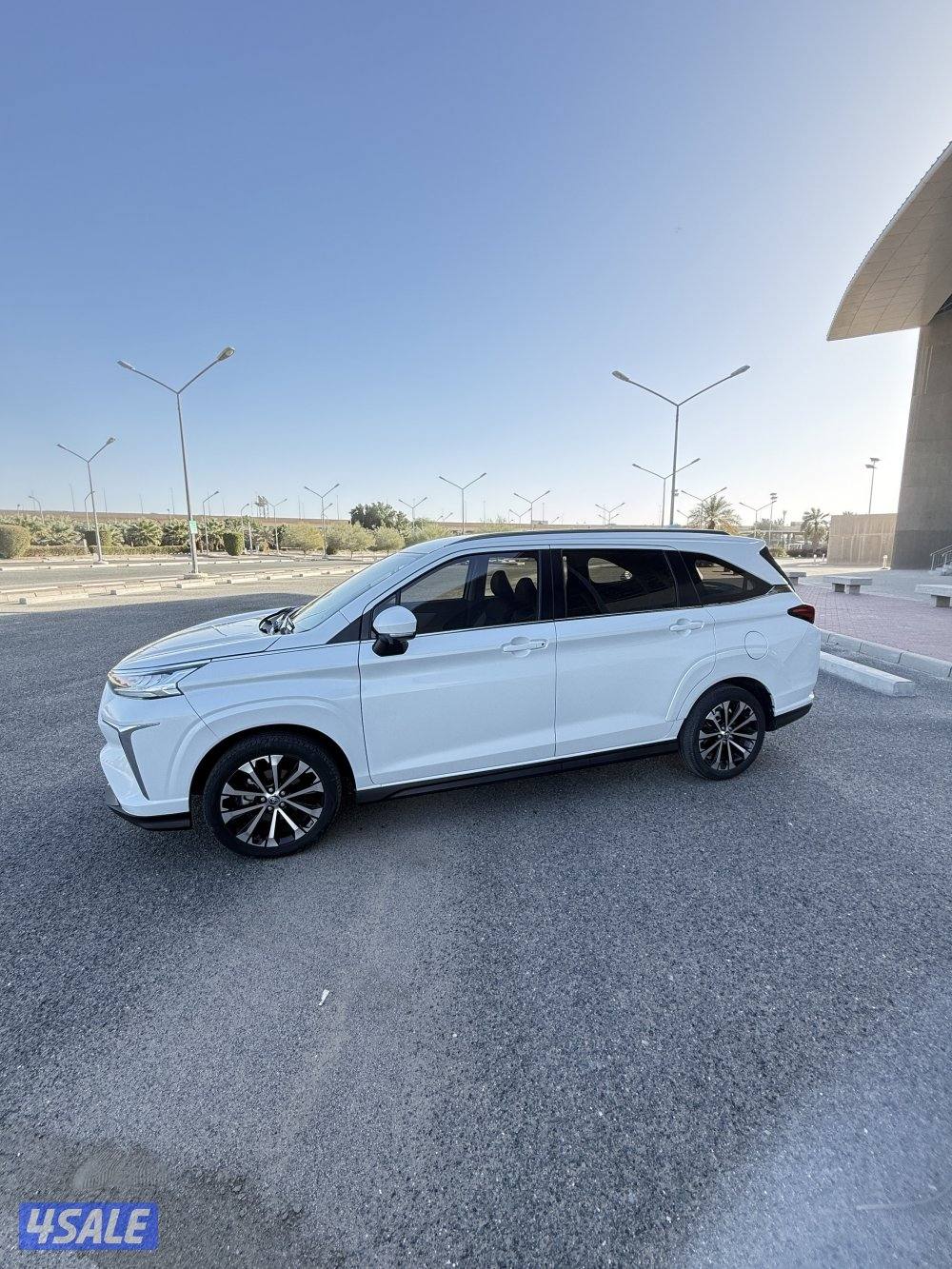 البيع تويوتا فيلوز 20234