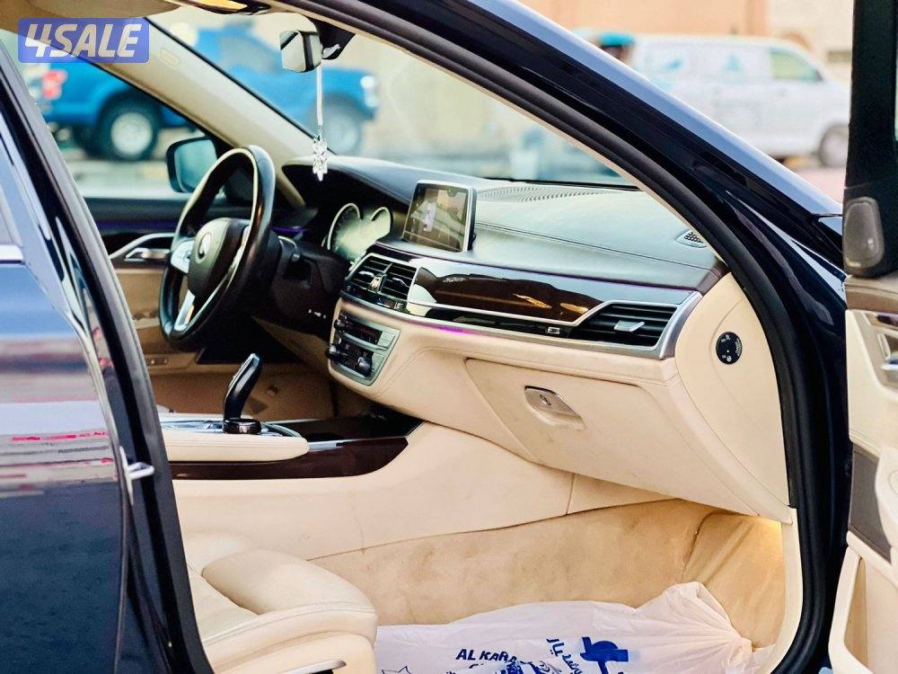 بي ام دبليو٧٤٠8