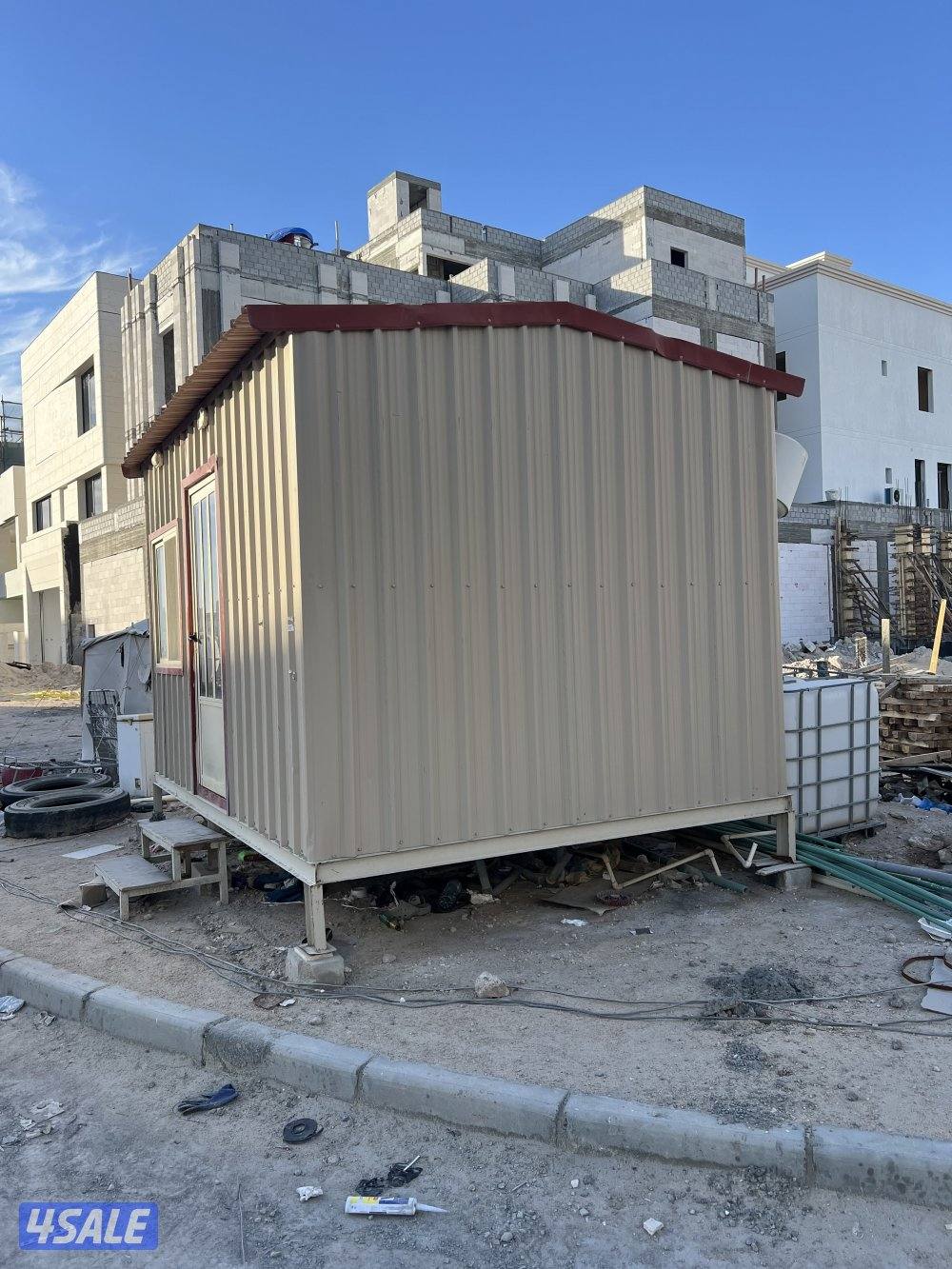 شاليه مقاس ٤/٣ يتكون من غرفه ومطبخ وحمام1