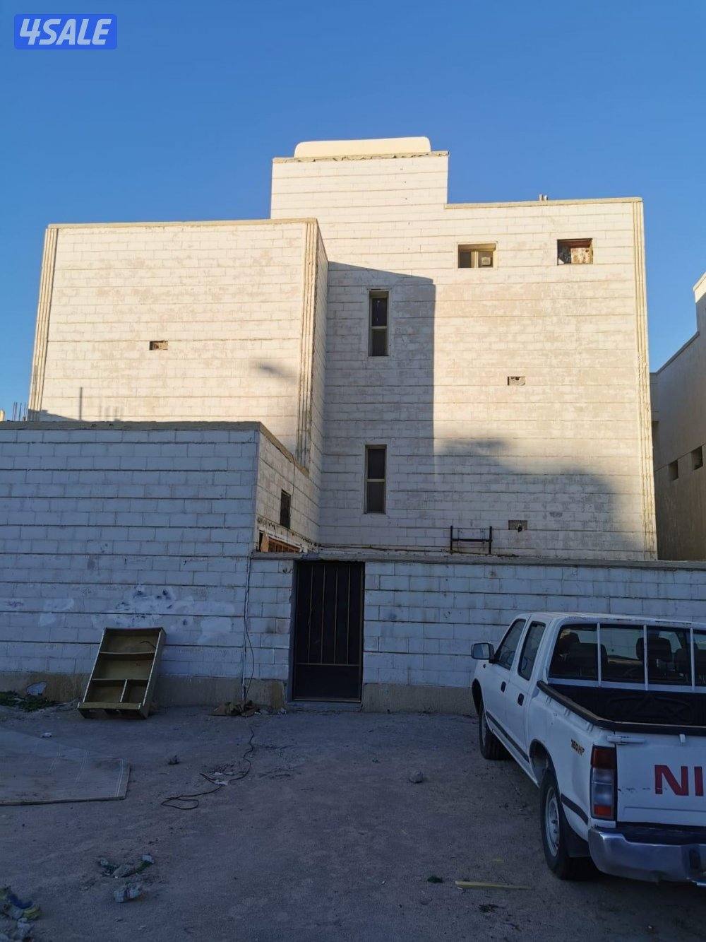 للبيع بيت بسعد العبدالله او بدل بالعاشره1