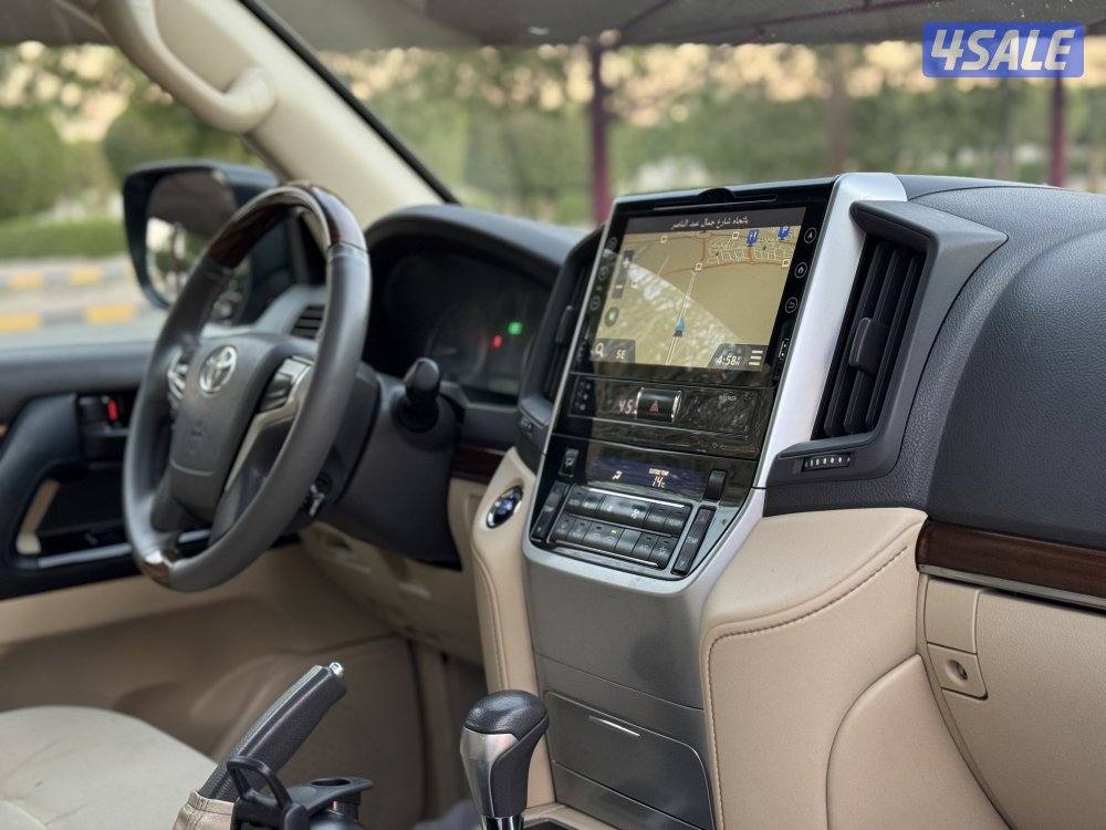 لاند كروز الساير 8 سلندر سيرفس منتظم بحالة الوكالة6