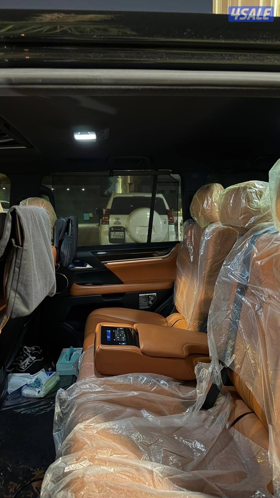 للبيع لكزس موديل 2016 قمه في النظافه ماشي 130 الف6