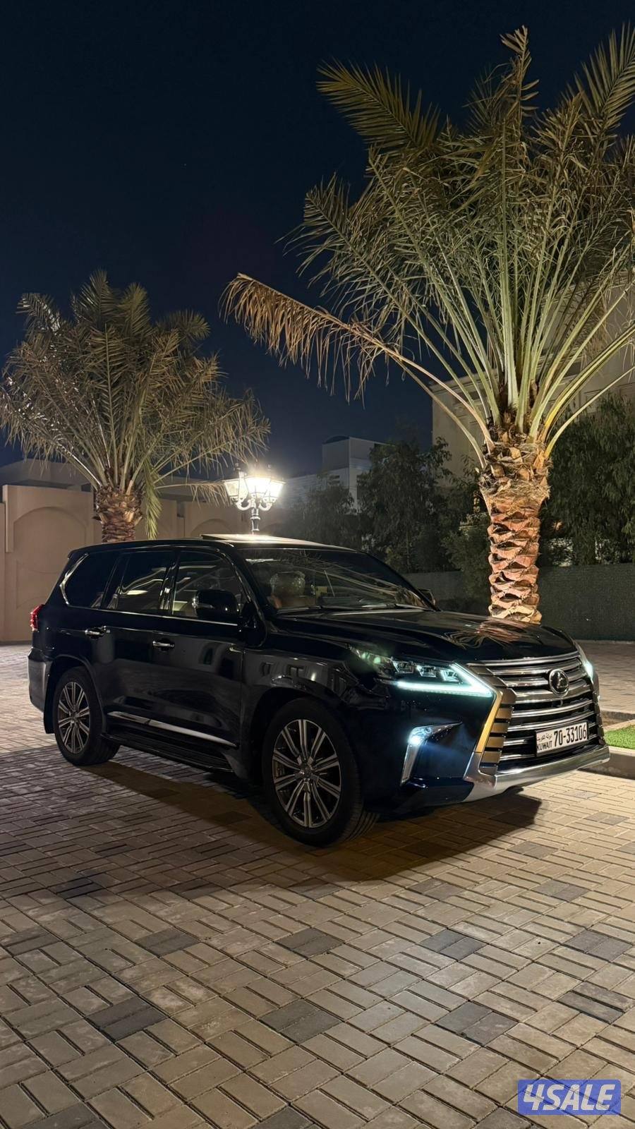 للبيع لكزس موديل 2016 قمه في النظافه ماشي 130 الف1