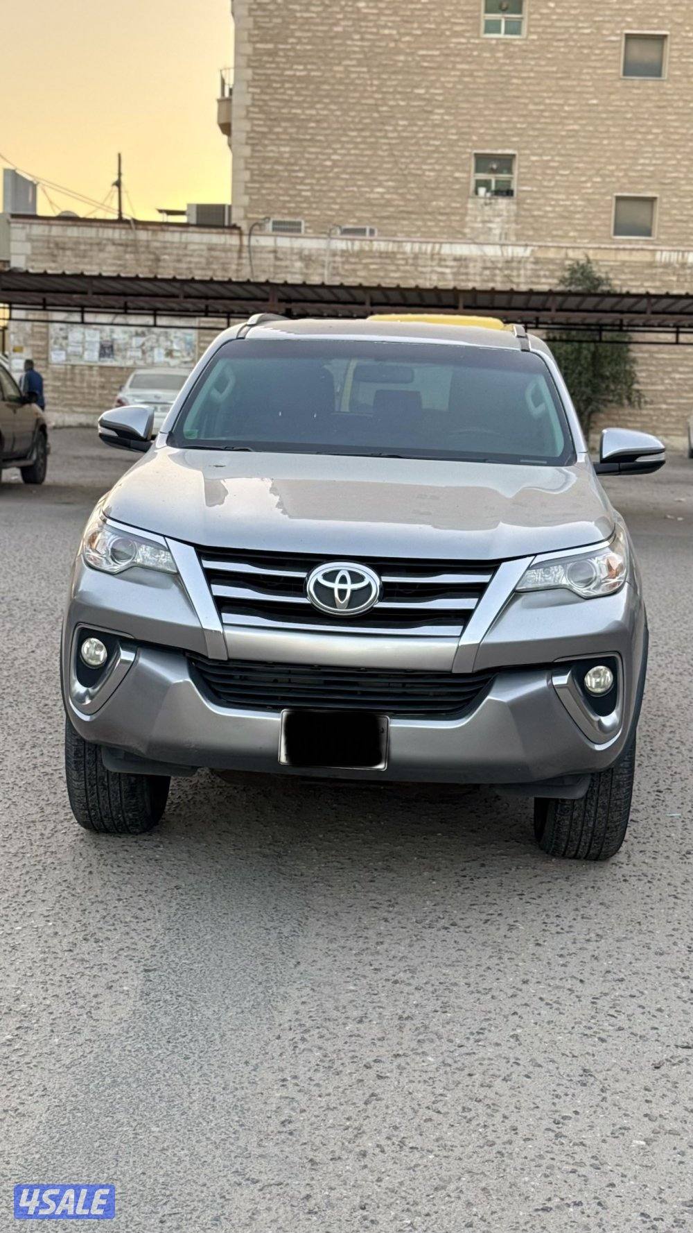 TOYOTA FORTUNER 2016  6 cylinder  For Sale0