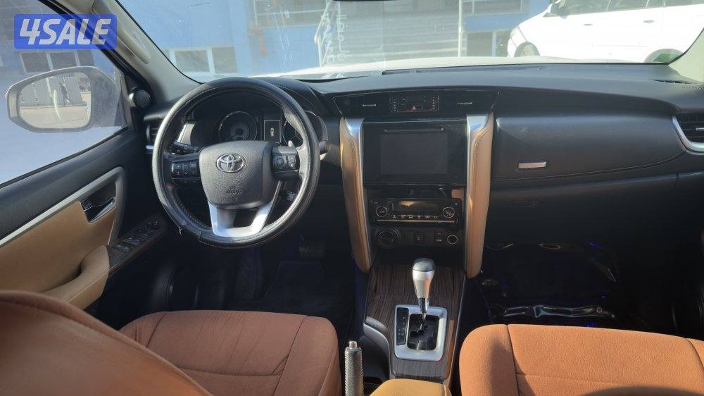 TOYOTA FORTUNER 2016  6 cylinder  For Sale3