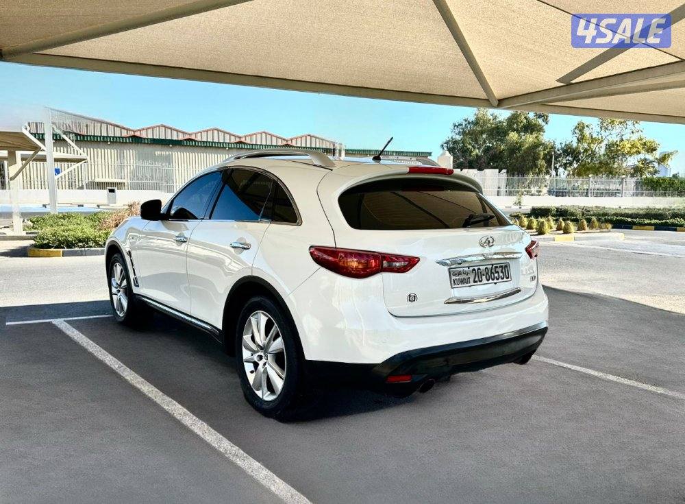 إنفينتي FX37 - الموديل:2013 - العداد:2464