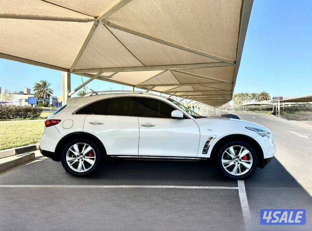 إنفينتي FX37 - الموديل:2013 - العداد:2467