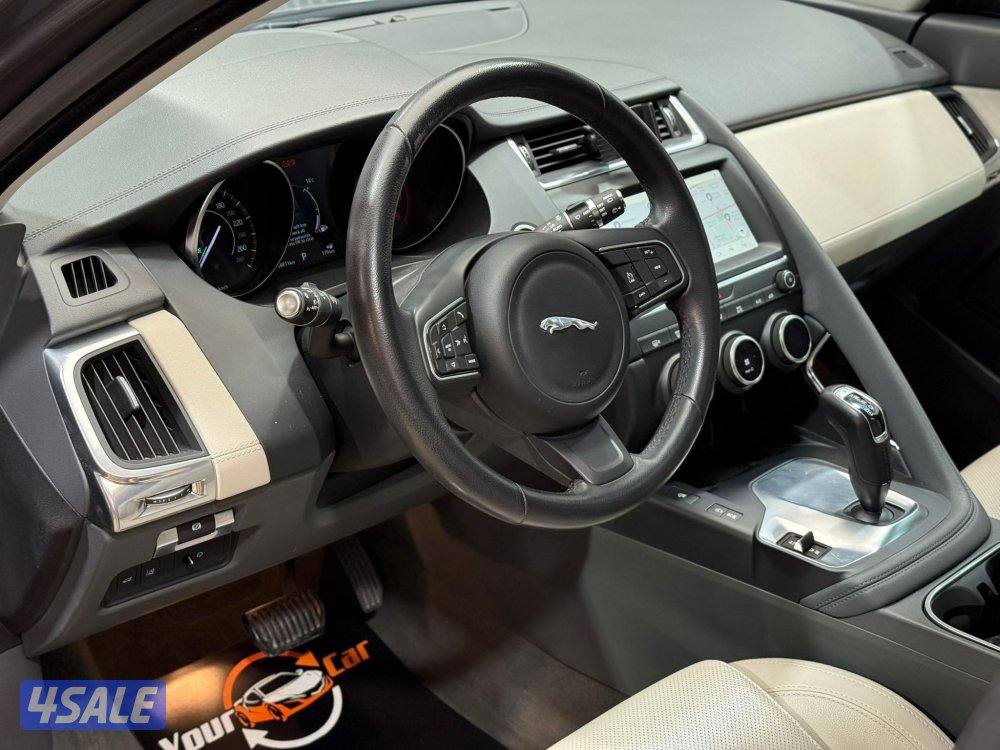 Jaguar E-PACE4